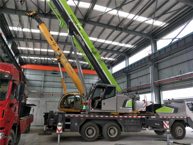 湖滨区高空车出租需要注意哪些安全事项？