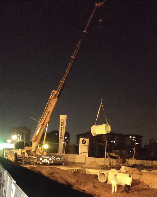 湖滨区“弯臂矫正”—— 吊车的 “形变补偿” 技术